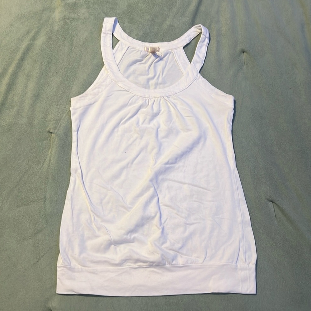 sleeveless top